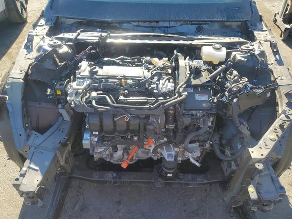 2025 LEXUS ES300 300h Premium — Engine bay