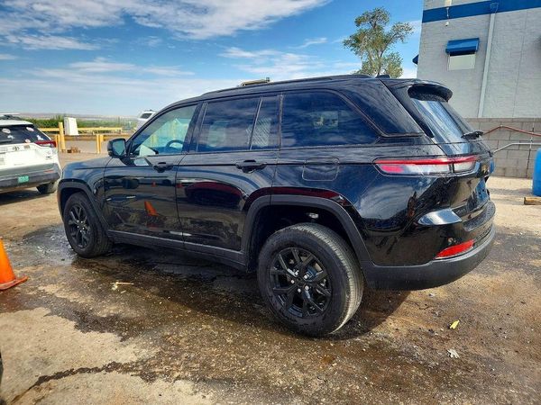 2025 JEEP GRAND CHEROKEE