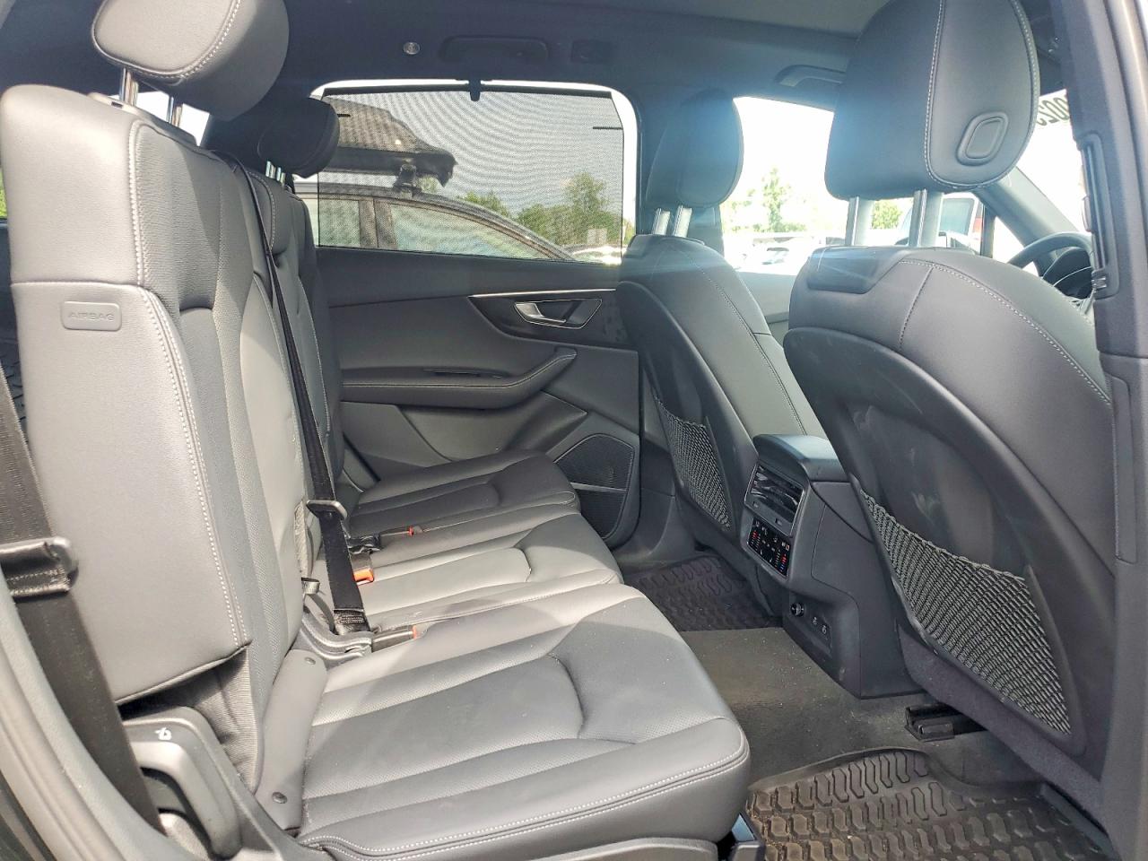 2025 AUDI Q7 quattro Premium Plus