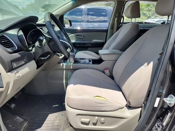 2016 KIA SEDONA LX - Middle-low
