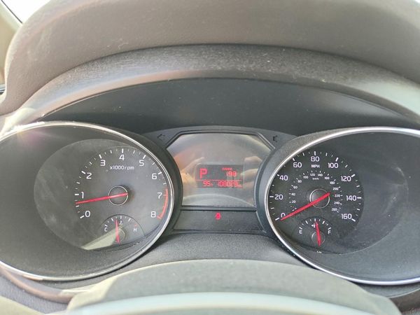2016 KIA SEDONA LX - Middle-low