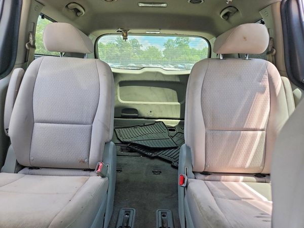 2016 KIA SEDONA LX - Middle-low