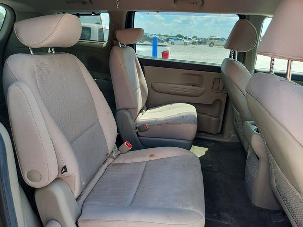2016 KIA SEDONA LX - Middle-low