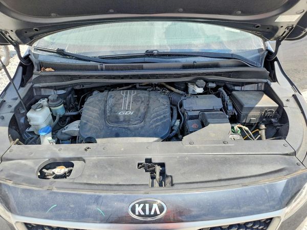 2016 KIA SEDONA LX - Middle-low