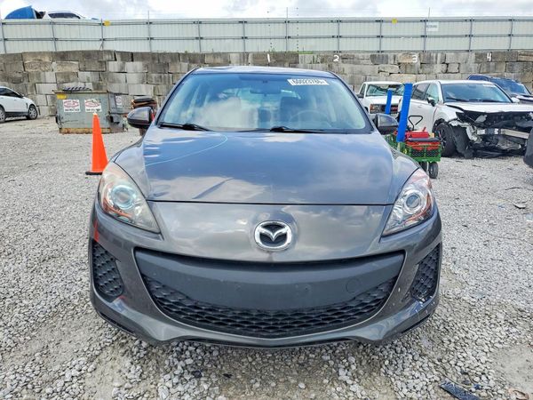 2013 MAZDA 3