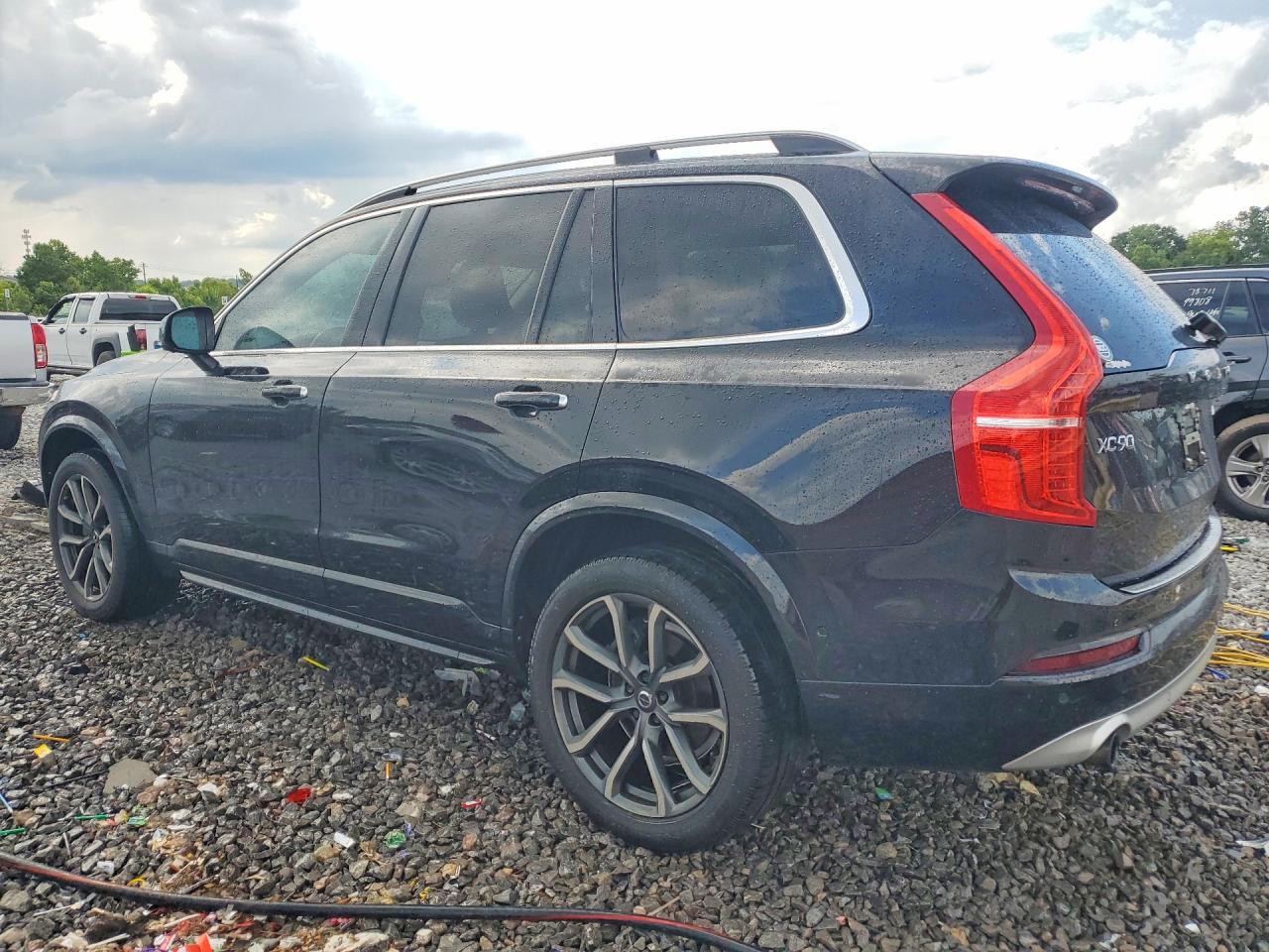 2018 VOLVO XC90 Momentum
