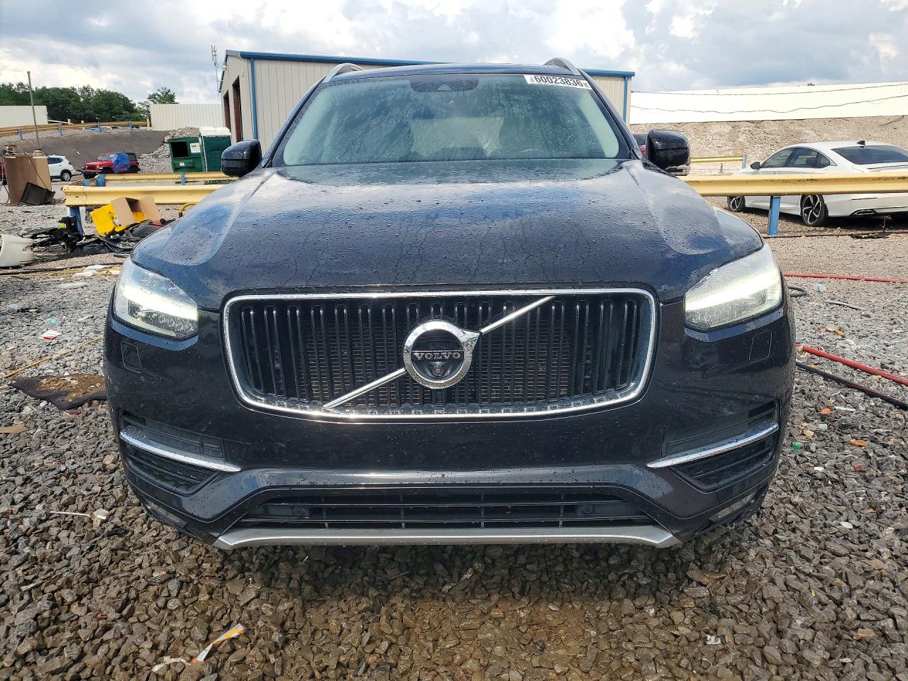 2018 VOLVO XC90 Momentum