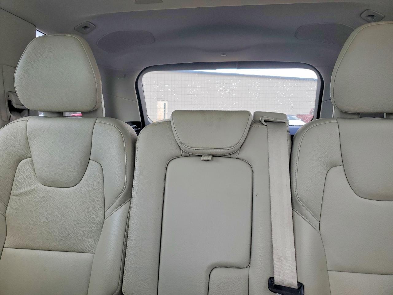 2018 VOLVO XC90 Momentum