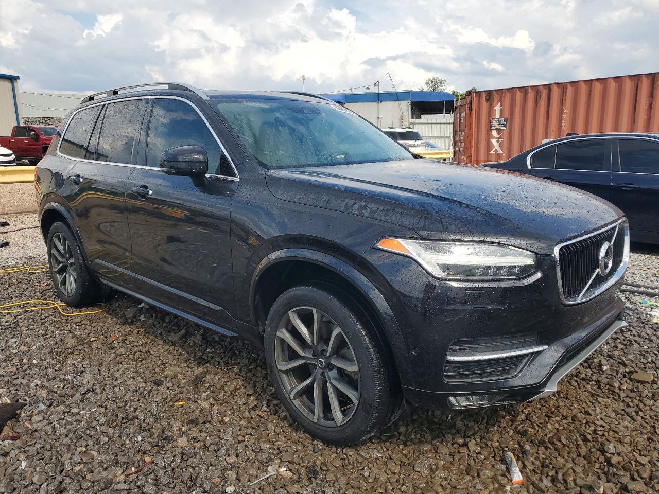 2018 VOLVO XC90 Momentum
