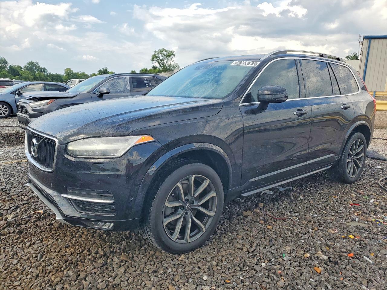 2018 VOLVO XC90 Momentum