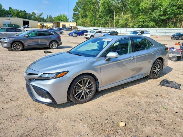 2021 TOYOTA CAMRY SE — Front 3/4