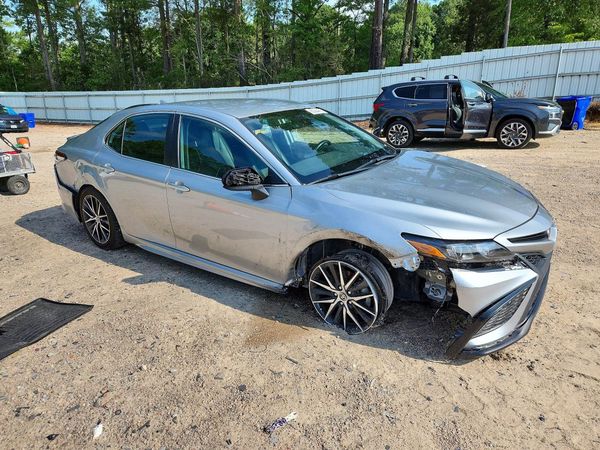 2021 TOYOTA CAMRY SE — Passenger 3/4