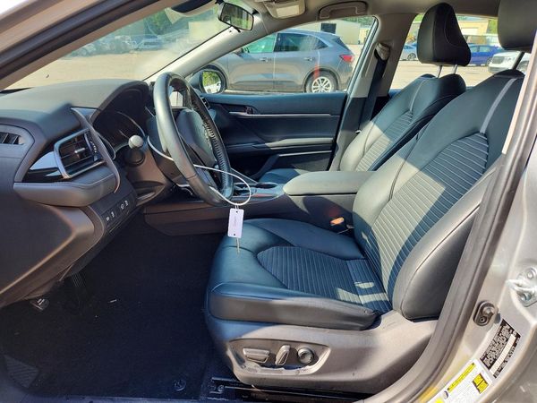 2021 TOYOTA CAMRY SE — DENT