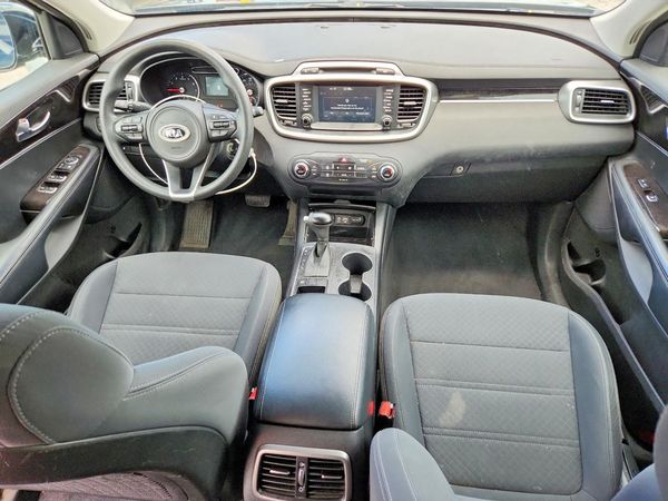 2018 KIA SORENTO L, LX