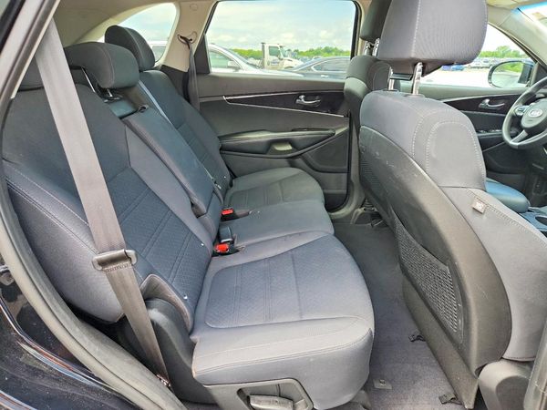 2018 KIA SORENTO L, LX