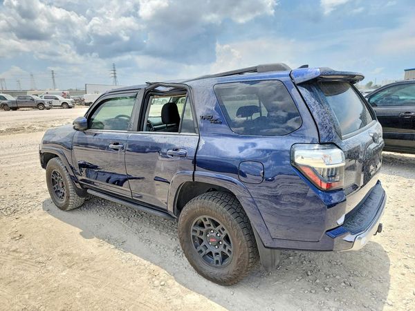 2024 TOYOTA 4RUNNER TRD offroad