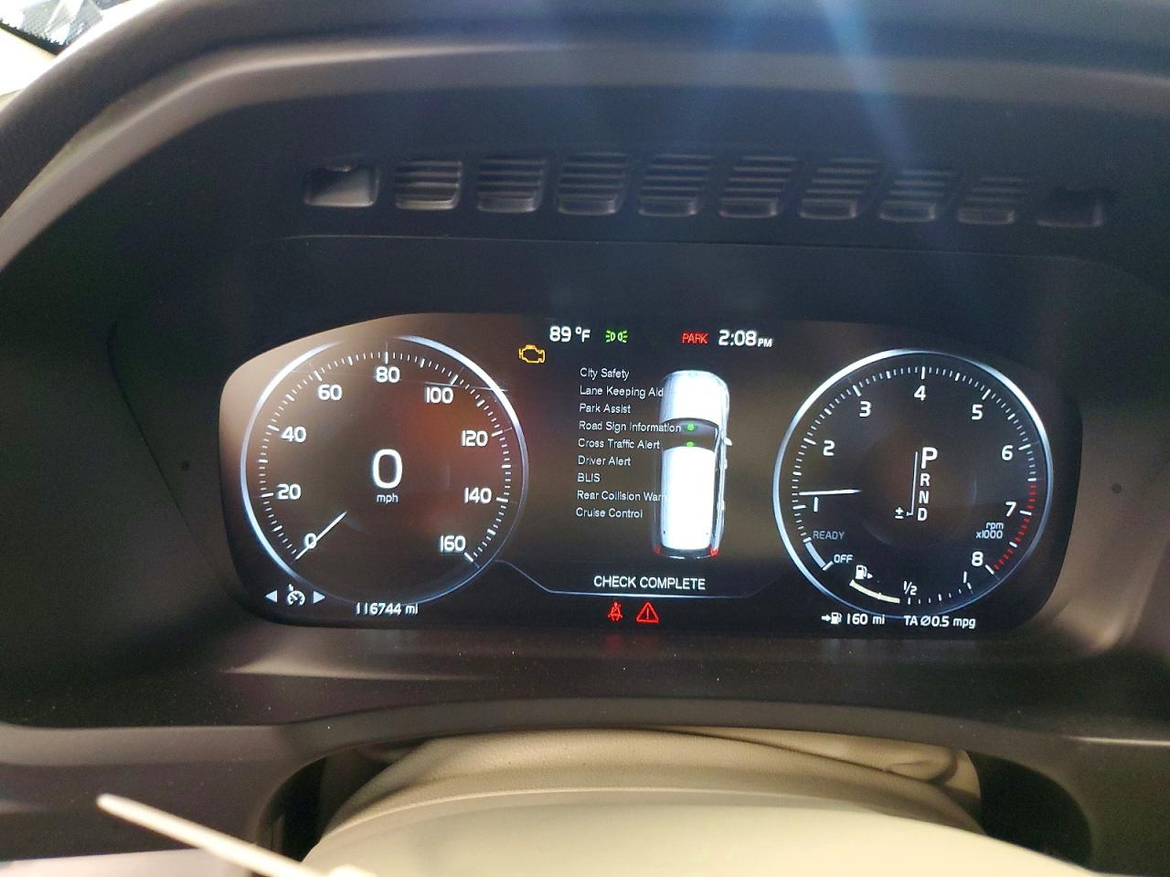 2017 VOLVO XC90 Momentum