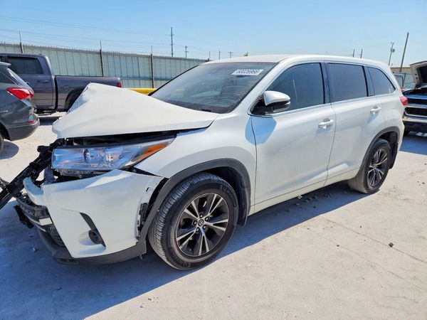 2018 TOYOTA HIGHLANDER LE/LE Plus