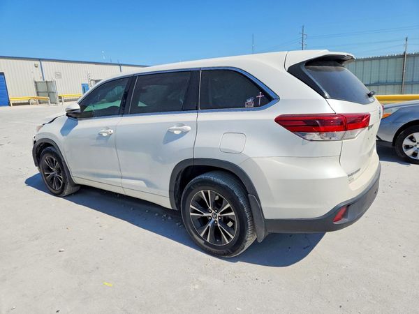 2018 TOYOTA HIGHLANDER LE/LE Plus