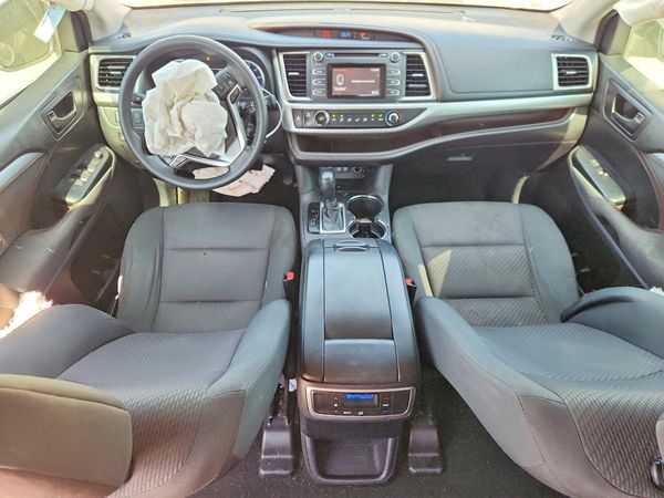 2018 TOYOTA HIGHLANDER LE/LE Plus