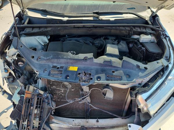 2018 TOYOTA HIGHLANDER LE/LE Plus