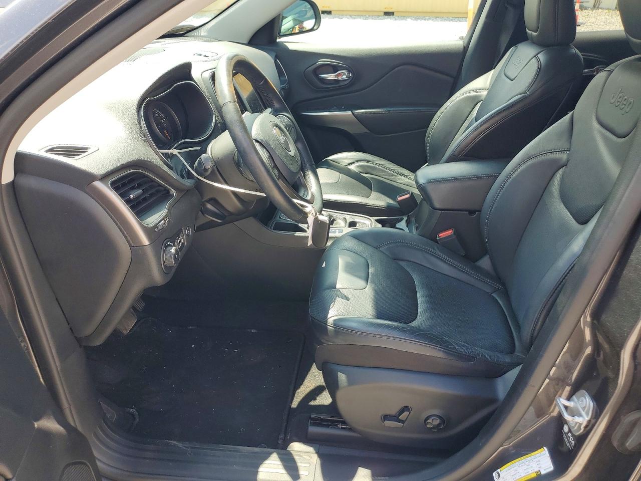 2021 JEEP CHEROKEE LATITUDE LUX 4X2