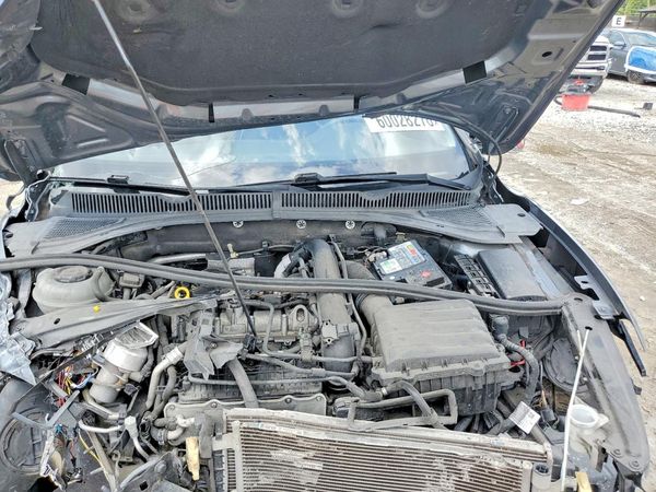 2021 VOLKSWAGEN JETTA S / SE / R-Line
