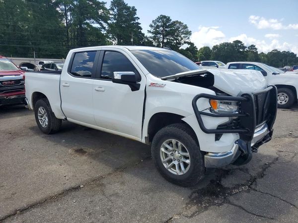 2022 CHEVROLET SILVERADO LT — Passenger 3/4
