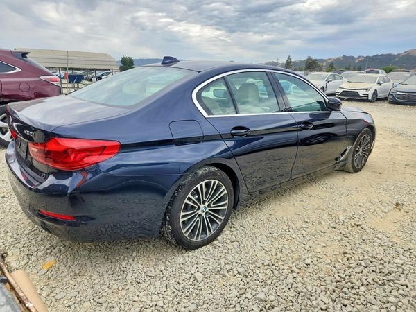 2019 BMW 530