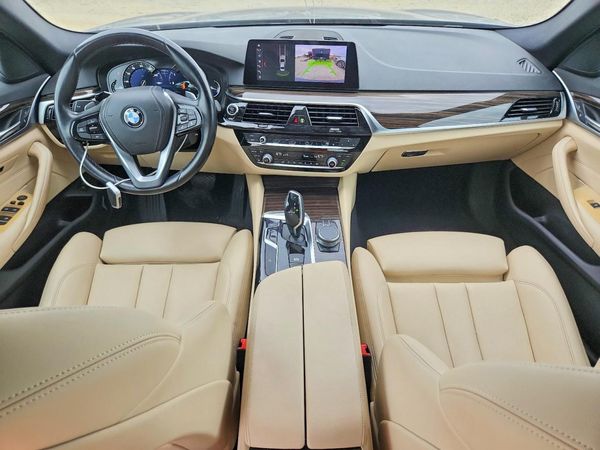 2019 BMW 530