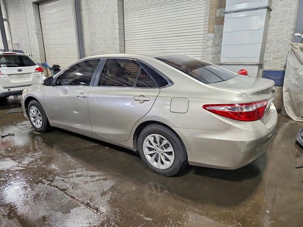 2016 TOYOTA CAMRY