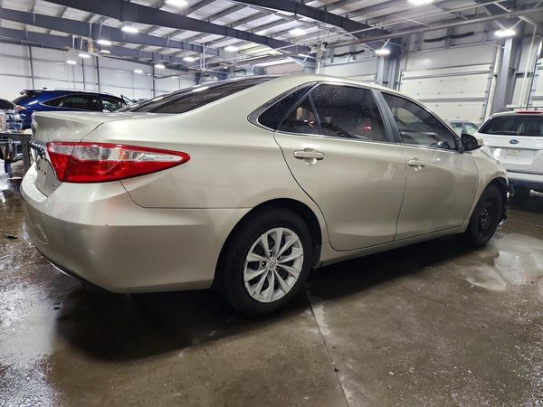 2016 TOYOTA CAMRY