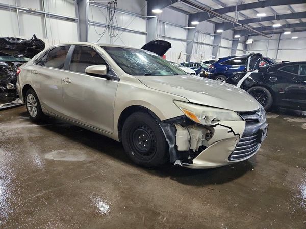2016 TOYOTA CAMRY