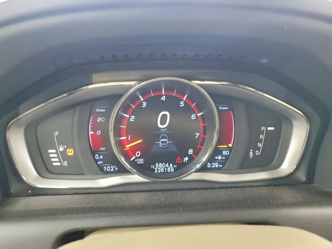 2015 VOLVO XC60 Platinum (non R design)