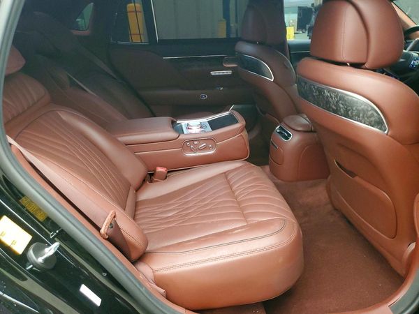 2024 GENESIS G90 3.5T e-Supercharger