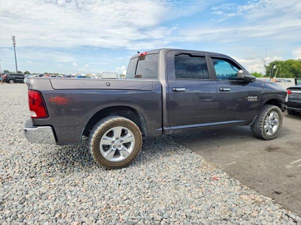2015 RAM 1500 SLT
