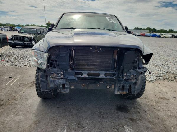 2015 RAM 1500 SLT
