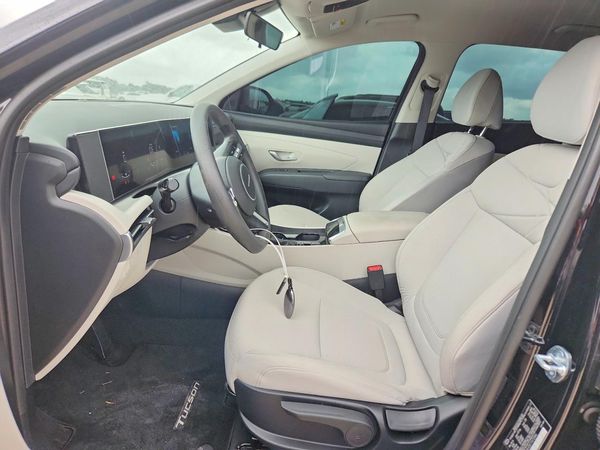 2026 HYUNDAI TUCSON SE