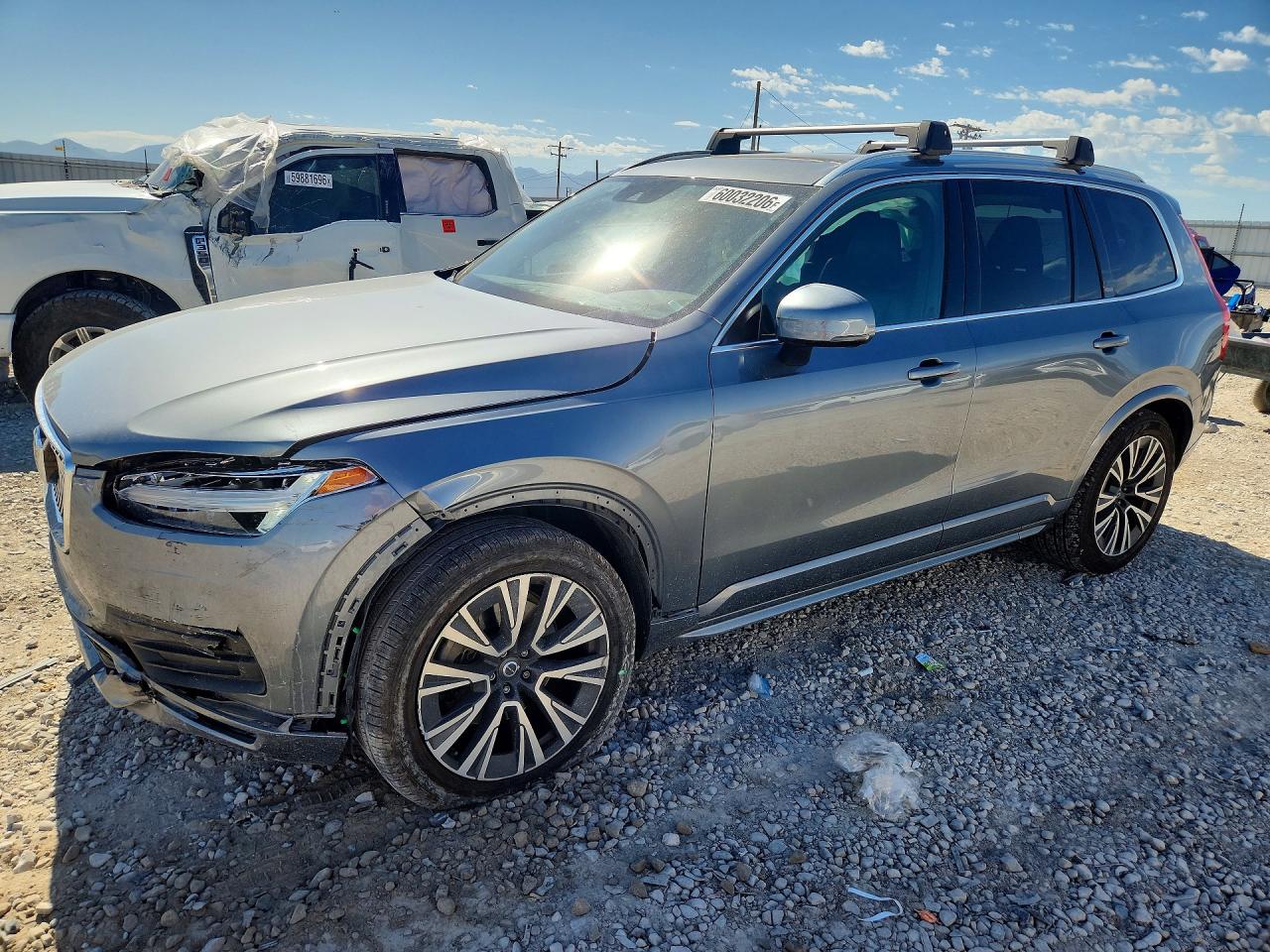 2020 VOLVO XC90 Momentum