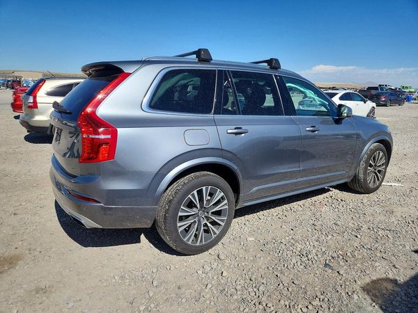 2020 VOLVO XC90 Momentum