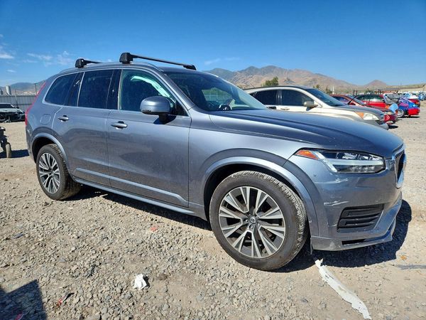 2020 VOLVO XC90 Momentum
