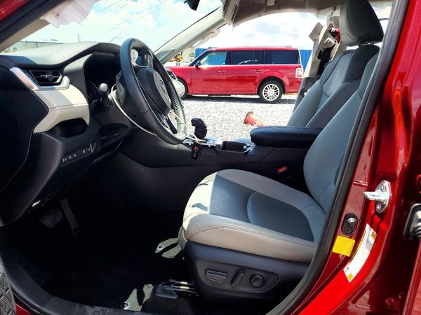 2020 TOYOTA RAV4 XLE Premium