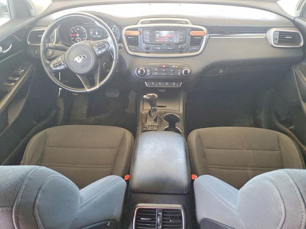 2016 KIA SORENTO L / LX