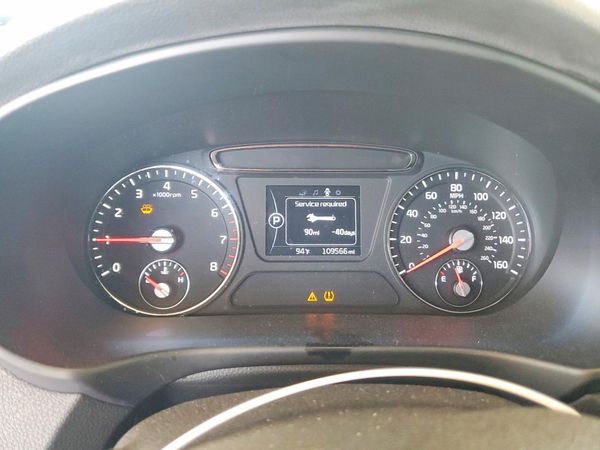 2016 KIA SORENTO L / LX
