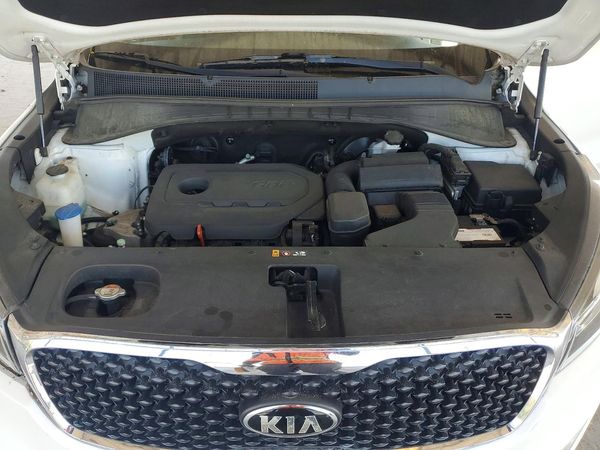 2016 KIA SORENTO L / LX