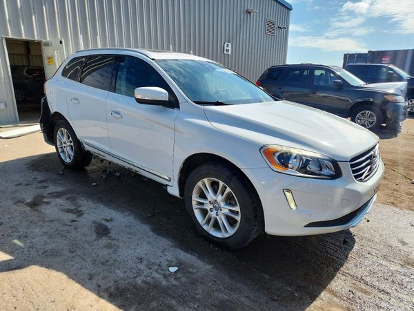 2015 VOLVO XC60 Premier (non R design)