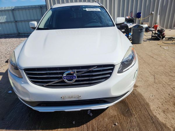 2015 VOLVO XC60 Premier (non R design)