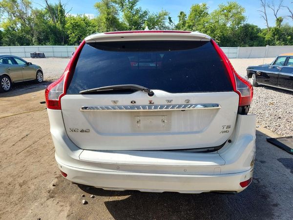 2015 VOLVO XC60 Premier (non R design)