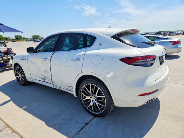 2022 MASERATI LEVANTE BASE/GT