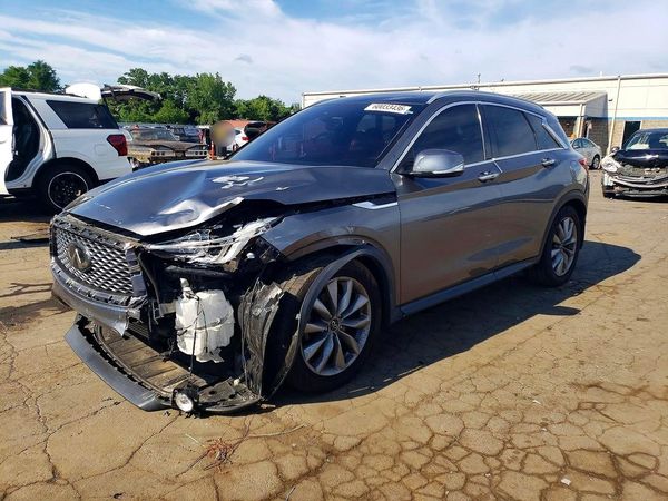 2021 INFINITI QX50 Luxe — Front 3/4